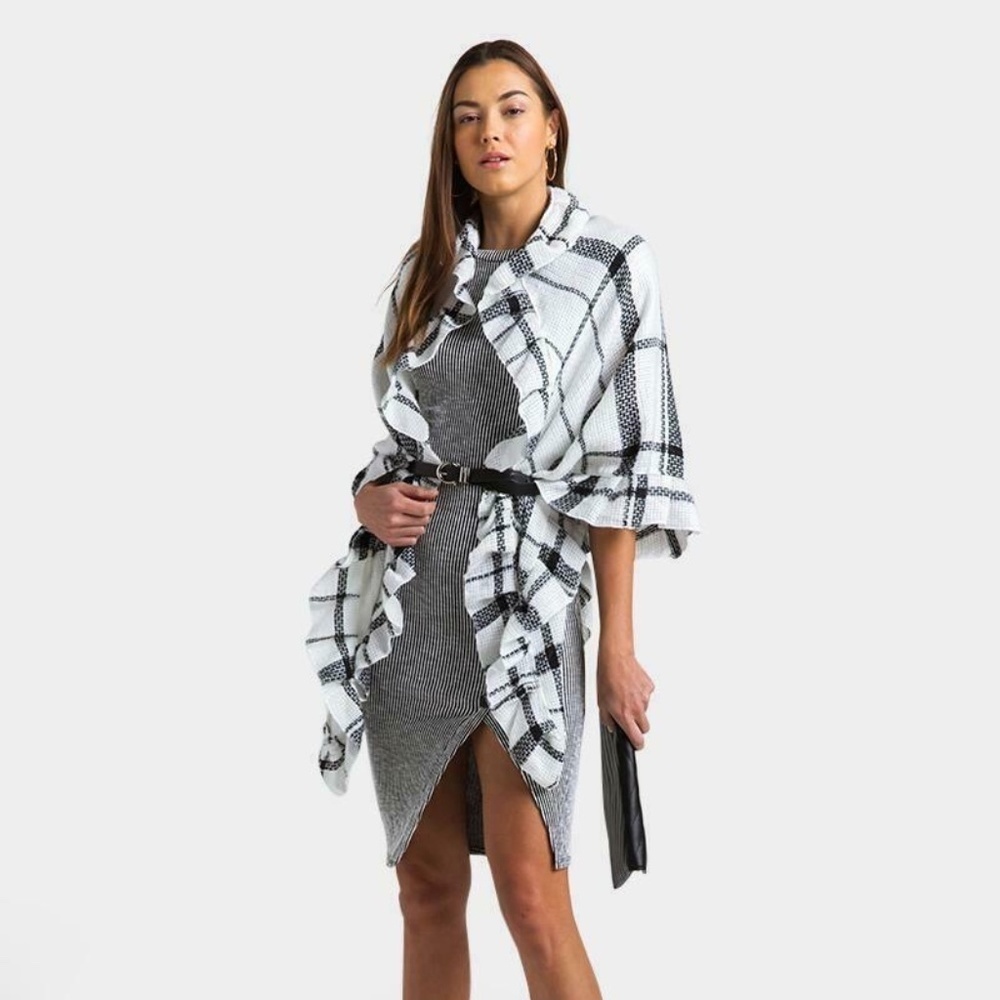 Francesca’s Women’s Plaid Open Shrug Poncho White/Black Size One Size